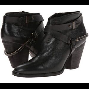 Dolce Vita | Harlene stacked heel bootie